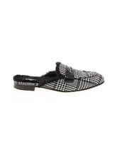 1 shoe size - 9
